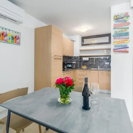 Ferienwohnung Mara Premium Direkt In Poreczentrum Апартаменты *