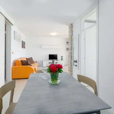 Ferienwohnung Mara Premium Direkt In Poreczentrum Пореч