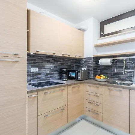 Апартаменты Ferienwohnung Mara Premium Direkt In Poreczentrum