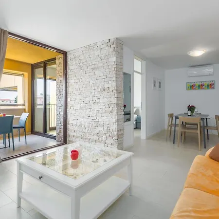 Апартаменты Ferienwohnung Mara Premium Direkt In Poreczentrum